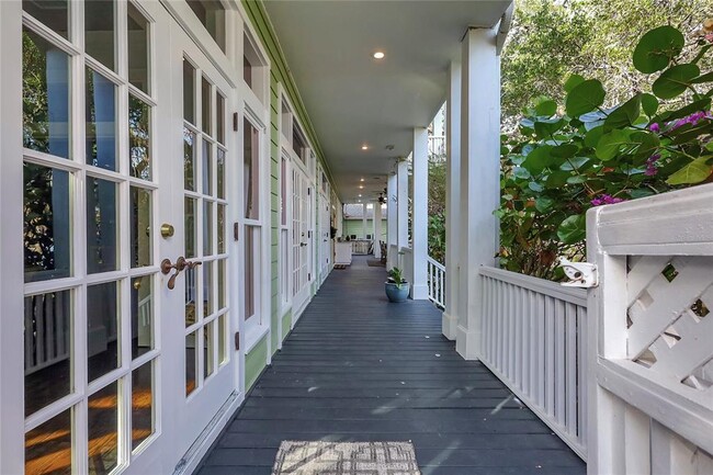Building Photo - 6220 Bayshore Blvd