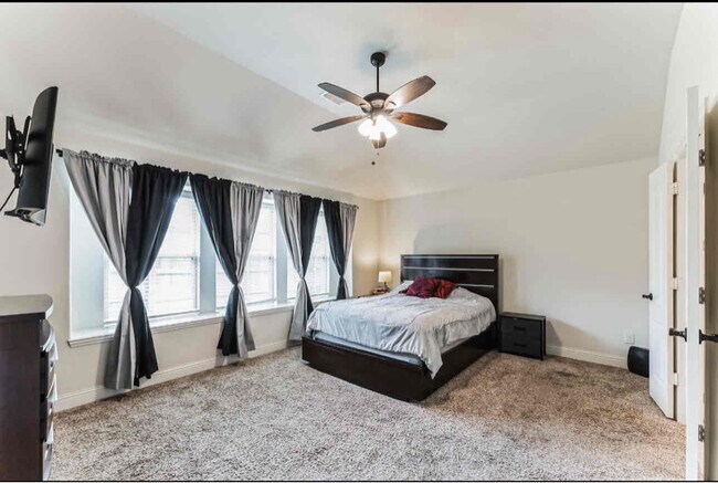 Building Photo - 207 Arborside Dr