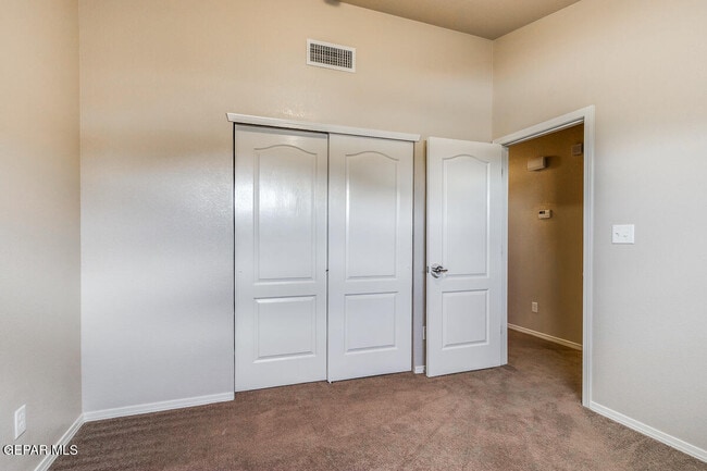 Building Photo - 7048 Copper Town Dr
