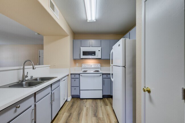 Building Photo - 2300 E Silverado Ranch Blvd