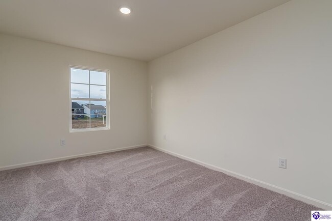 Building Photo - 557 Pinehurst Dr