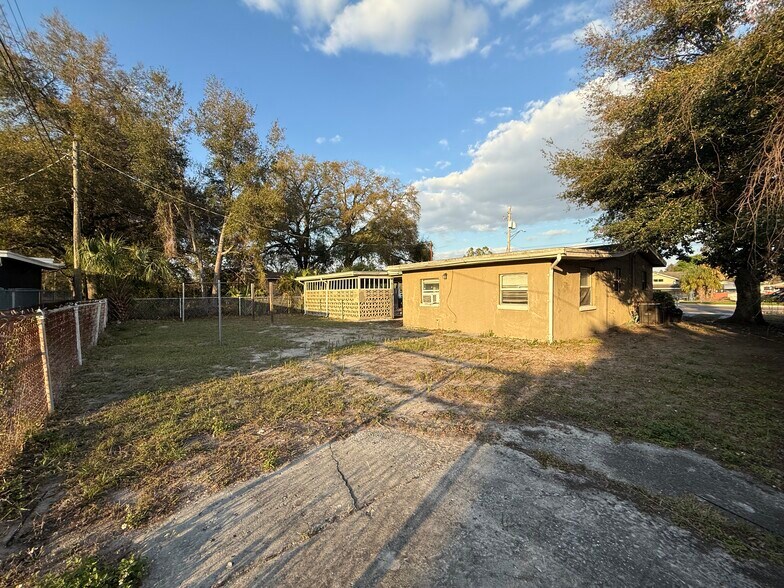 Building Photo - 4410 N 40th St