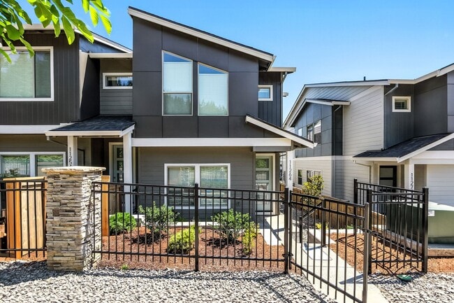 Building Photo - Brand New Townhome in Pleasant Valley Vill...