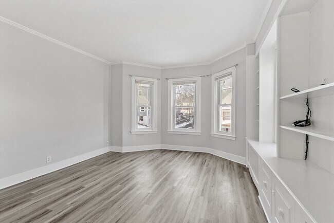 Building Photo - 19 Isabella St