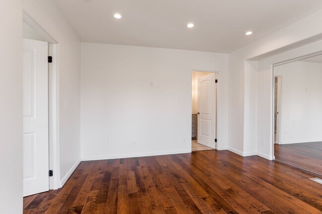 Building Photo - Charming Spanish Style Home in Silver Lake...