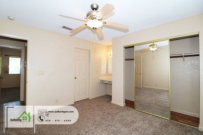 Building Photo - 1553 Bramble Pl
