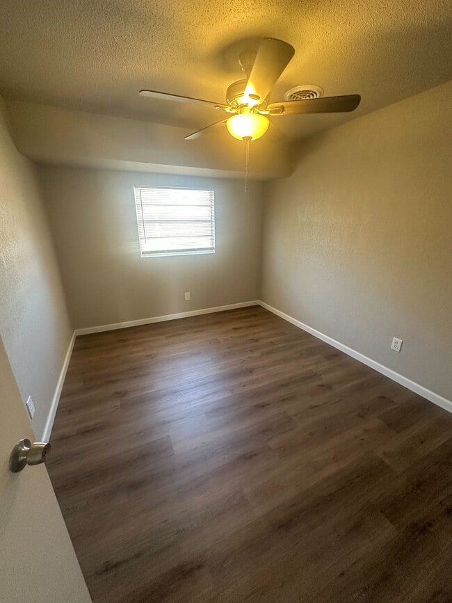 Building Photo - 3414 Kingston Rd