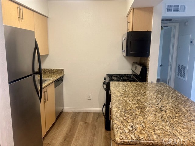 Building Photo - 2155 Highpointe Dr