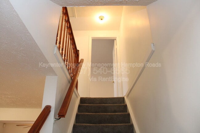 Building Photo - 44 Lucinda Ct