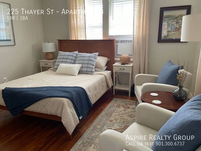 Building Photo - Charming, Furnished, Studio Apartment in C...