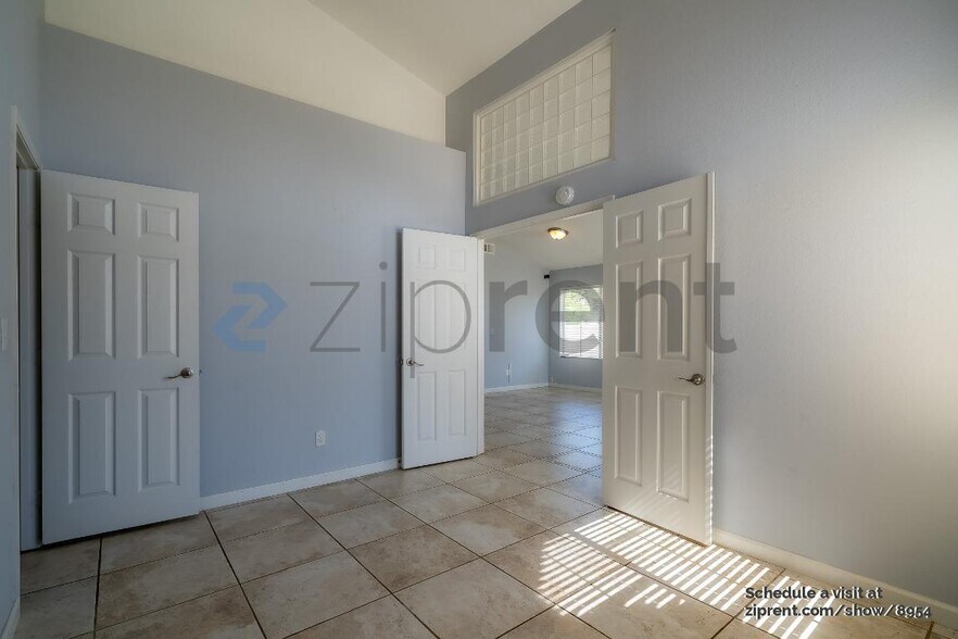 Building Photo - 39821 Milan Dr