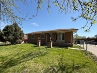 Building Photo - Beautifully Remodeled West Side Home | 3 Bedroom + Finished Basement Space