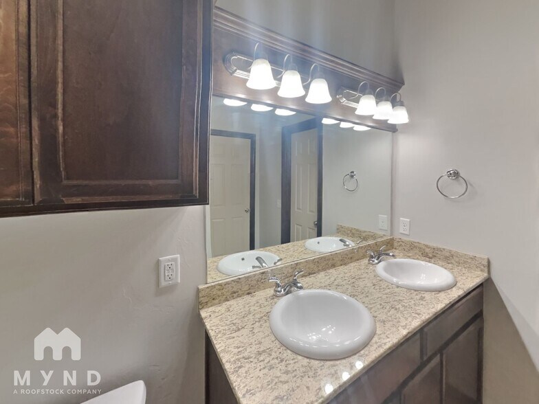 Building Photo - 1114 Merlin Dr