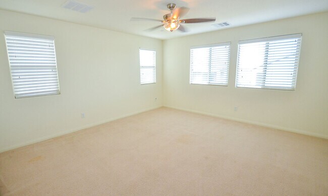 Building Photo - 3 bedroom House with a loft and solar panels