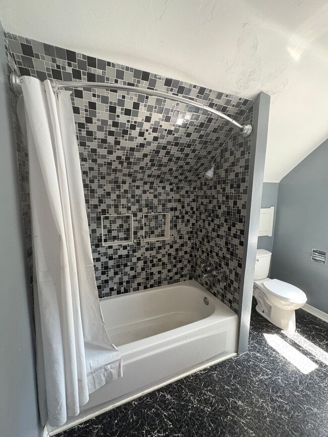 Building Photo - Charming 3 bedroom home for rent located i...