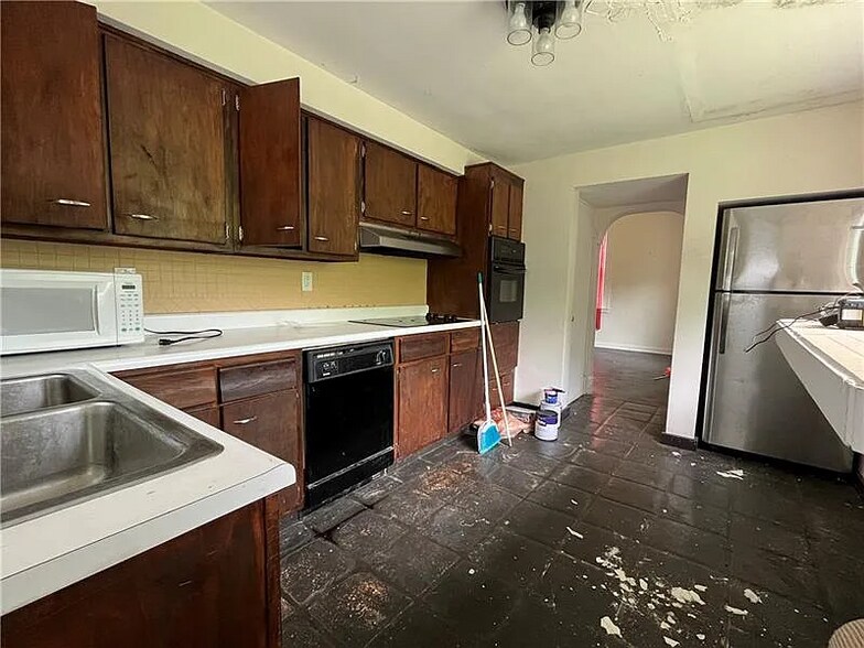 Building Photo - 3929 Vinceton St