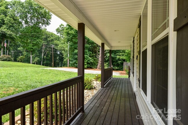 Building Photo - 6835 Ingleside Dr