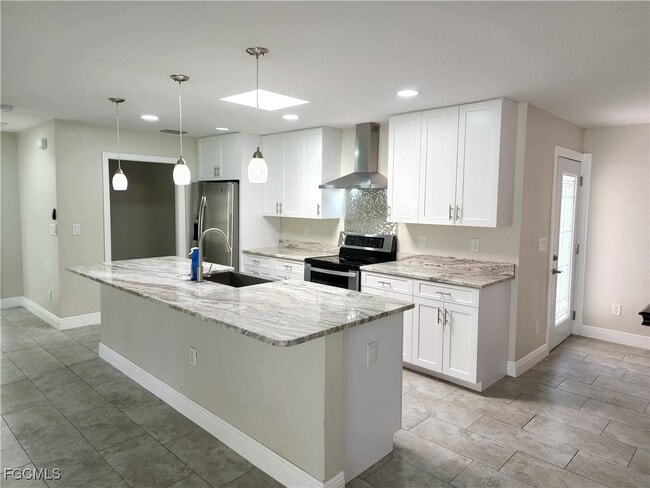 Building Photo - 100 Roosevelt Ave