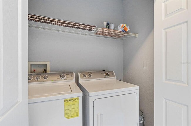 Building Photo - 18001 Richmond Pl Dr