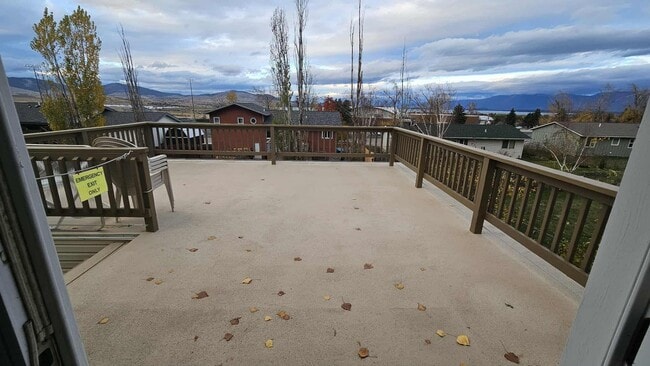 Building Photo - Fully Furnished House with views and all u...