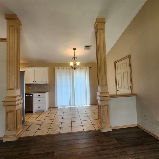 Building Photo - 6840 NW Willow Springs Dr