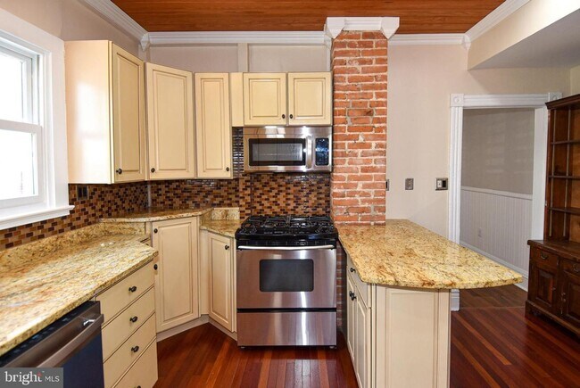 Building Photo - 518 N Patrick St