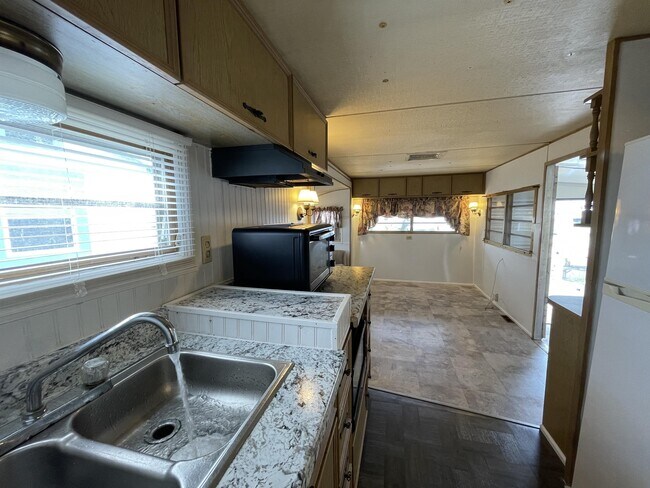 Building Photo - 30346 FL-78