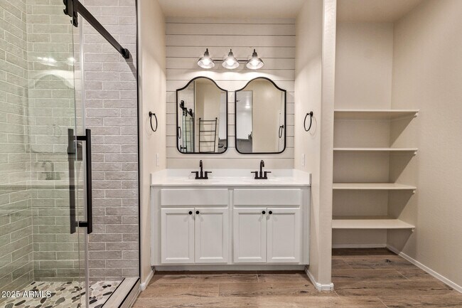 Building Photo - 10623 E Sunflower Ct