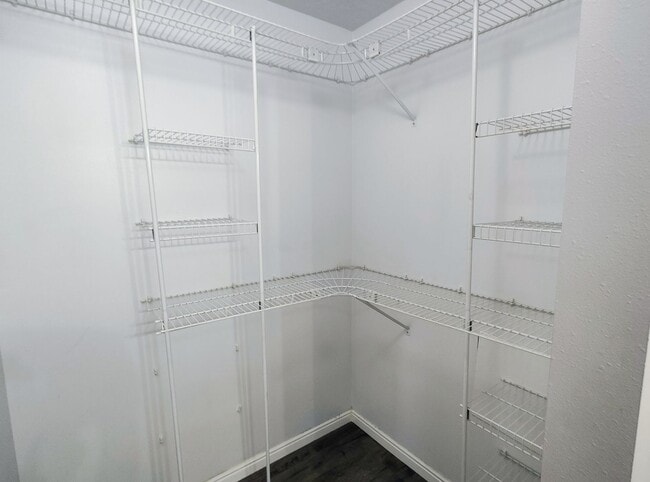 Building Photo - Great 4 Bd 3 Bath Home in Sandy