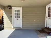 Building Photo - 216 Cattell St