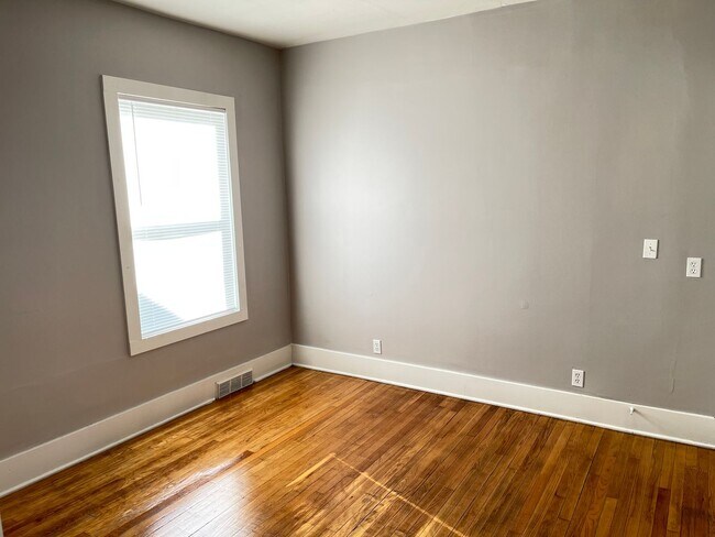 Building Photo - Florence/Minne Lusa 4 bed 2 bath house 160...