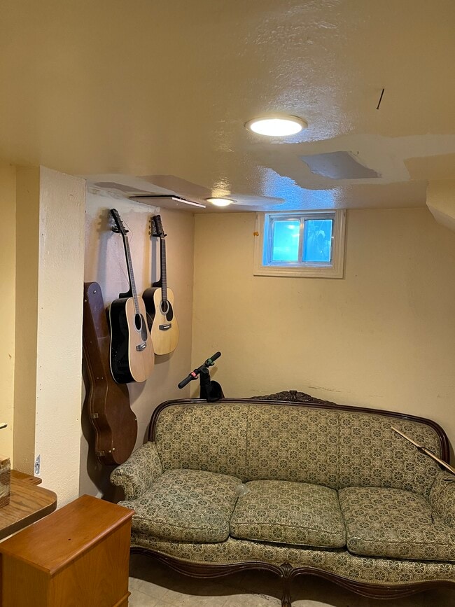 Building Photo - 374 Filmore Ave