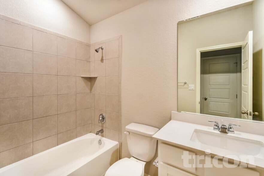 Building Photo - 13523 Emerson Wy