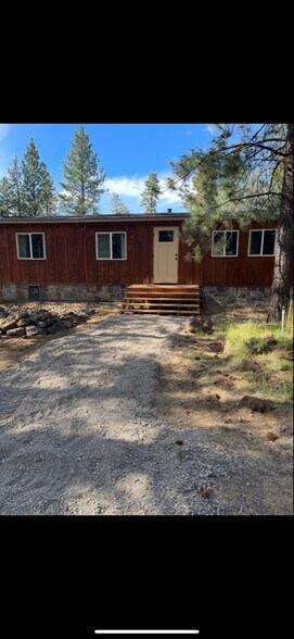 Building Photo - 14742 Bluegrass Loop