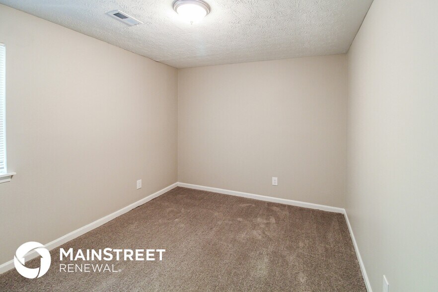 Building Photo - 6231 Willowbrook Dr