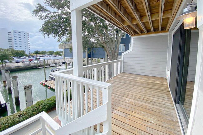 Building Photo - NEWLY REMODELED 3Bd/2.5 BA Wrightsville Be...