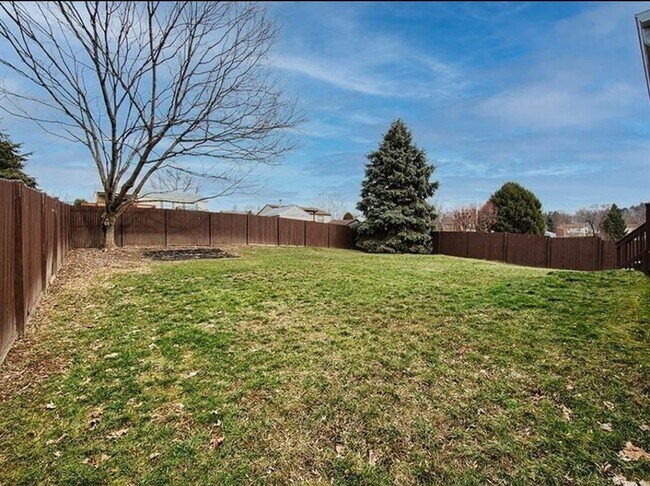 Building Photo - 265 Constellation Dr