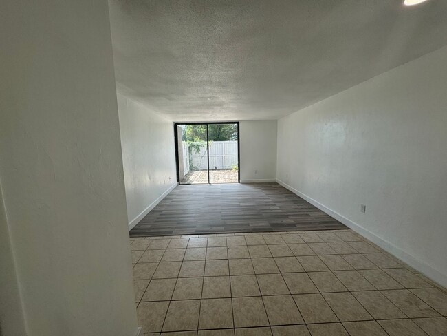 Building Photo - Spacious 3-Bedroom, 2.5-Bathroom Condo – P...