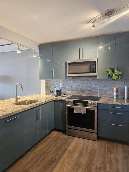 Building Photo - 1780 NE 191st St