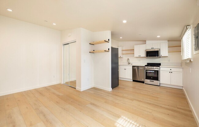 Building Photo - Studio - Downtown Santa Barbara