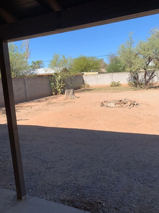 Building Photo - Great Tucson Rental
