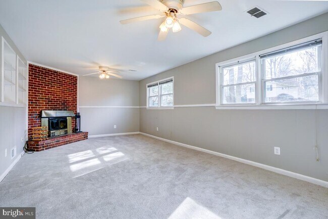 Building Photo - 6417 Earlham Dr