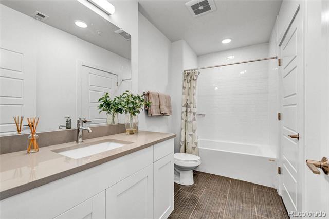 Building Photo - 2899 W 52nd Ave