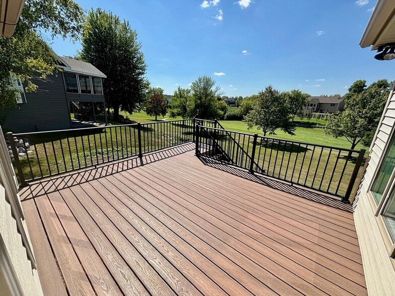 Building Photo - 2077 Woodstone Dr