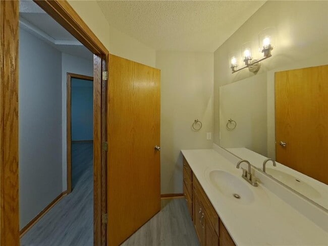 Building Photo - 739 Ashley Dr