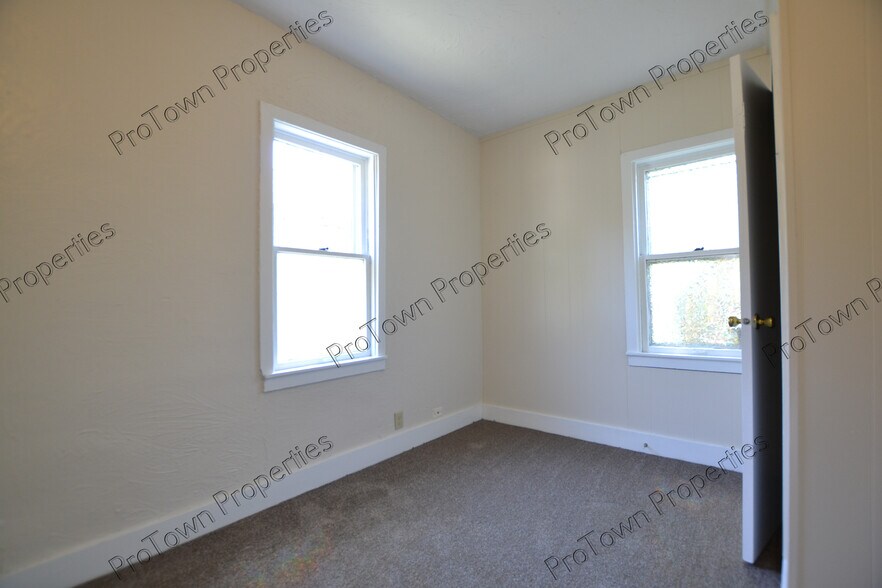 Building Photo - 1002 Belleview Ave