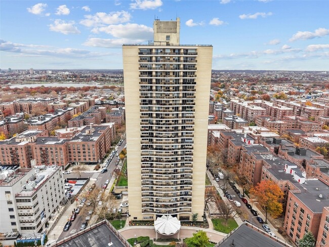 Building Photo - 102-10 66th Rd