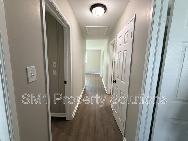 Building Photo - 1910 Britton St