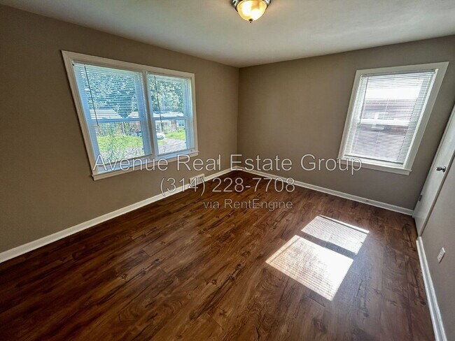 Building Photo - 242 Emerling Dr