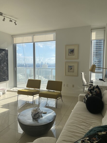 Primary Photo - 1050 Brickell Ave